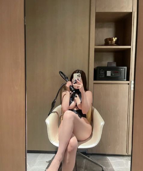 toilet沟厕撒尿美女沟_高清高清在线